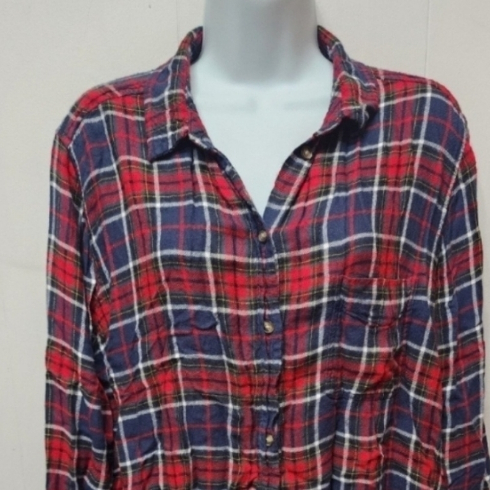 American Eagle Button-Up Shirt XL Plaid Soft Red Multicolor Long Sleeve C127